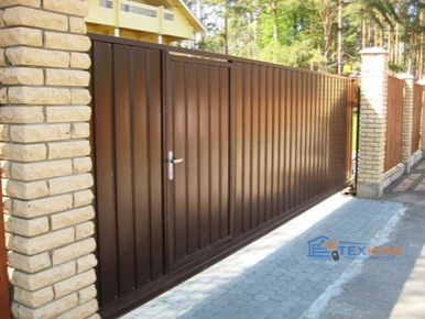 Откатные ворота с приводом DoorHan с калиткой 1700x3100