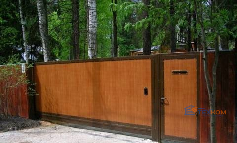 Откатные ворота DoorHan с сэндвич-панелью 2600x4400