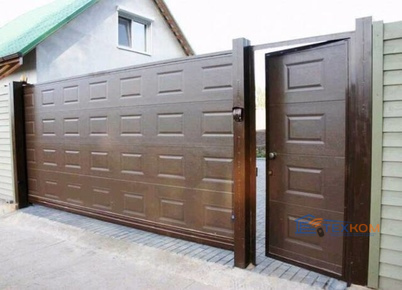 Откатные ворота DoorHan с сэндвич-панелью 2600x2800